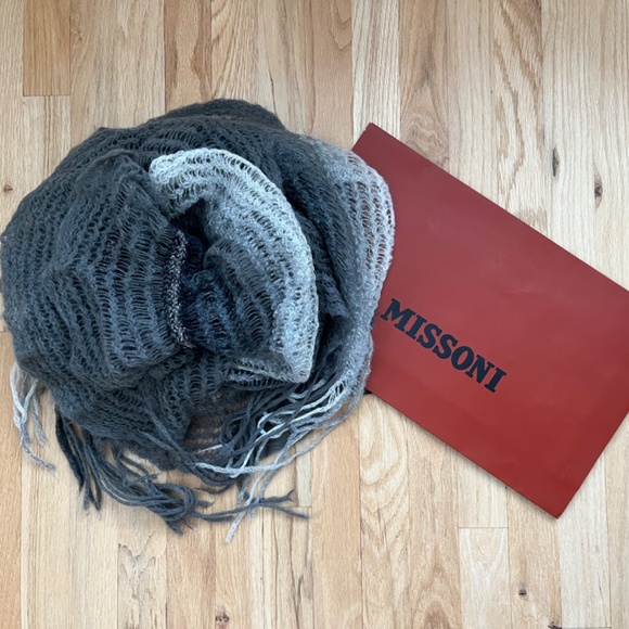 Missoni gray and white wool blend scarf - Picture 3 of 10